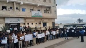 طلاب-جامعة-سقطرى